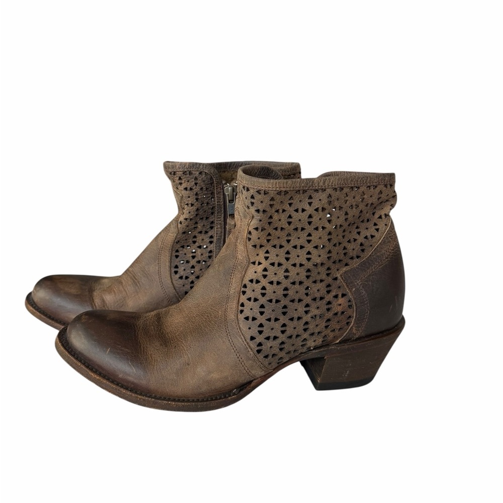 Shyanne Women’s Collins Brown Leather Ankle Bootie W Perforated Cutouts Size 8